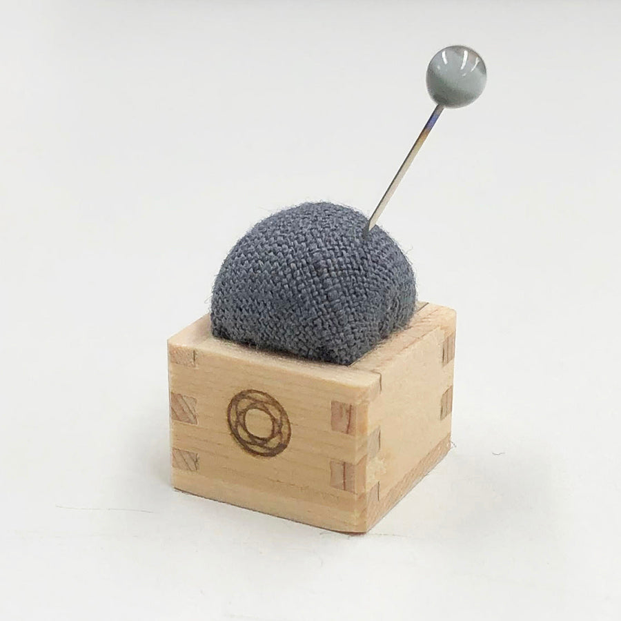 cohana-pin-cushion-mini-masu-grey