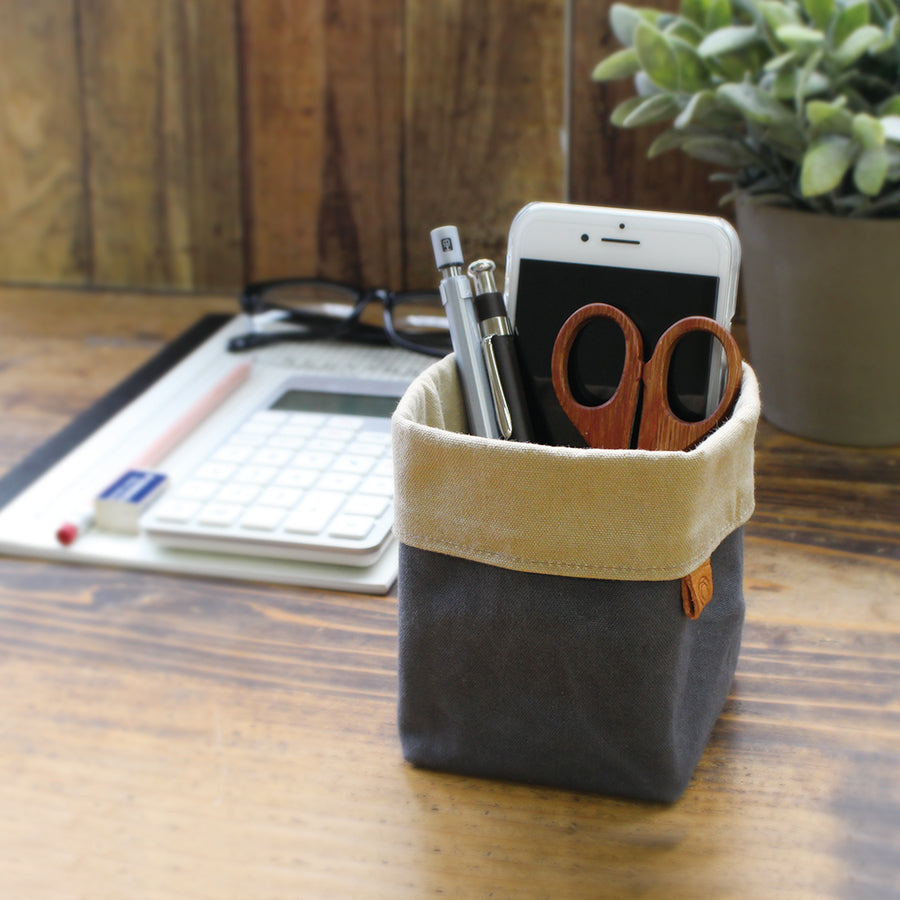 Cohana waxed canvas accessory pouch